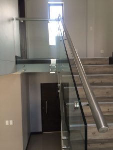 Side Mounted Frameless Glass Balustrade with Handrail Through Glass